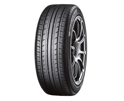 Immagine rappresentativa della gomma YOKOHAMA  YOKOHAMA BLUEARTH-ES ES32 195/65 R15 95V C B A 68dB XL