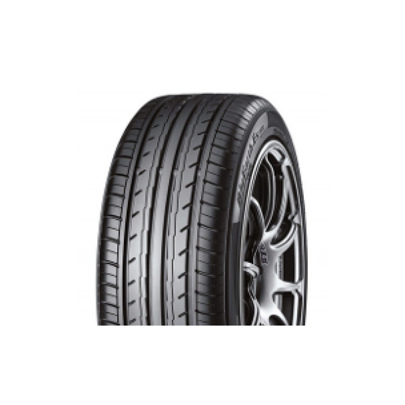 Immagine rappresentativa della gomma YOKOHAMA  YOKOHAMA BLUEARTH-ES ES32 175/55 R15 77V C C B 68dB