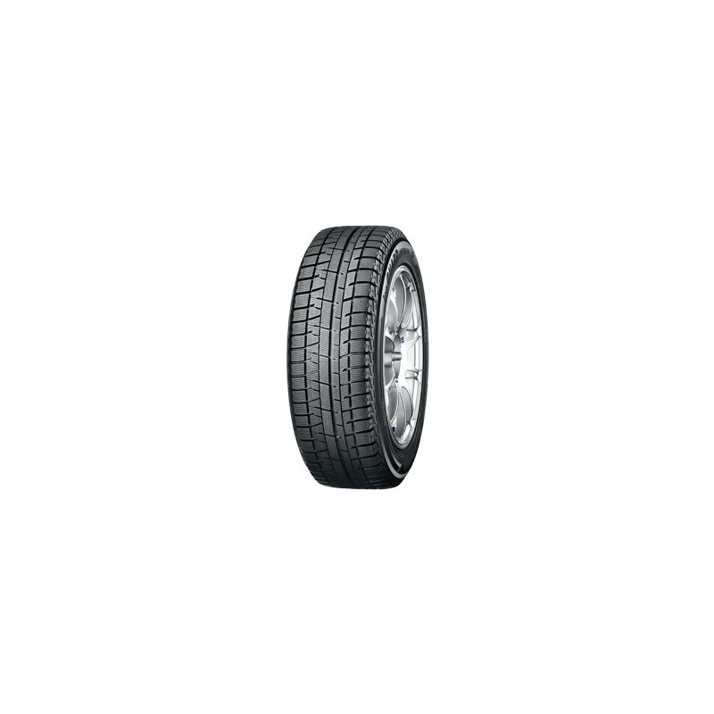 Immagine rappresentativa della gomma YOKOHAMA YOKOHAMA ICE GUARD IG50 PLUS 145/70 R12 69Q E E B 71dB