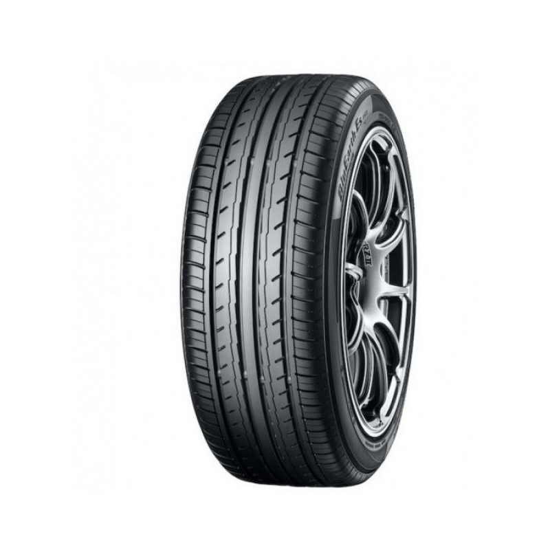 Immagine rappresentativa della gomma YOKOHAMA YOKOHAMA BLUEARTH-FE AE30 195/60 R17 90H A C A 67dB